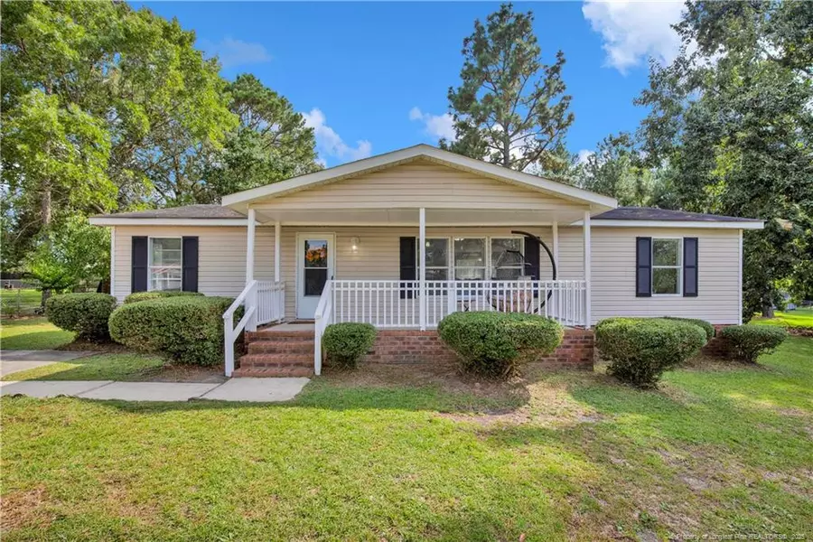 2207 Keen Court, Raeford, NC 28376