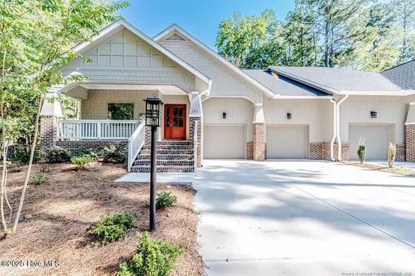 121 Lamplighter Village Drive, Pinehurst, NC 28374