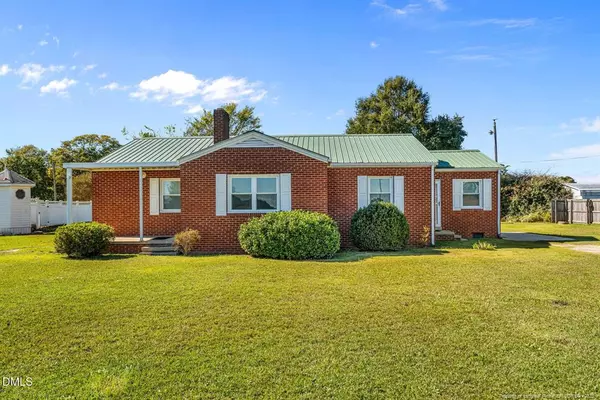 406 E Harrington Avenue, Broadway, NC 27505