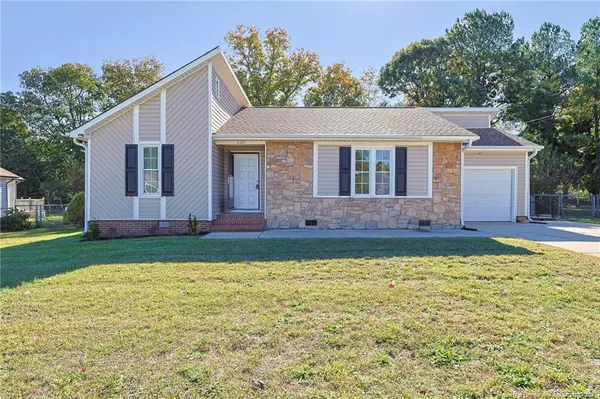 6345 Hawfield Drive, Fayetteville, NC 28303