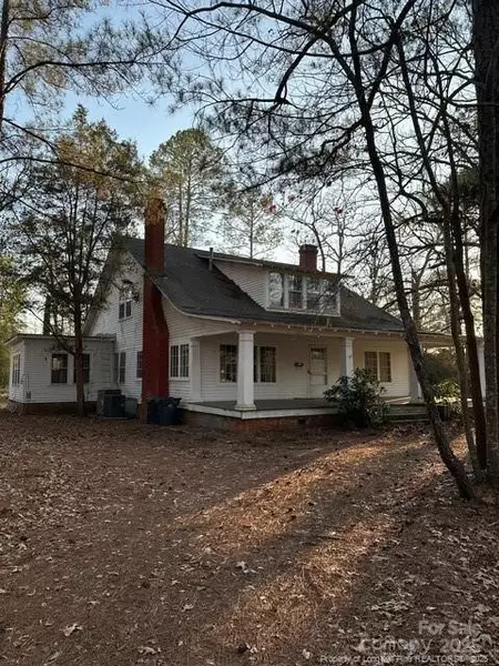 217 W Edinborough Avenue, Raeford, NC 28376