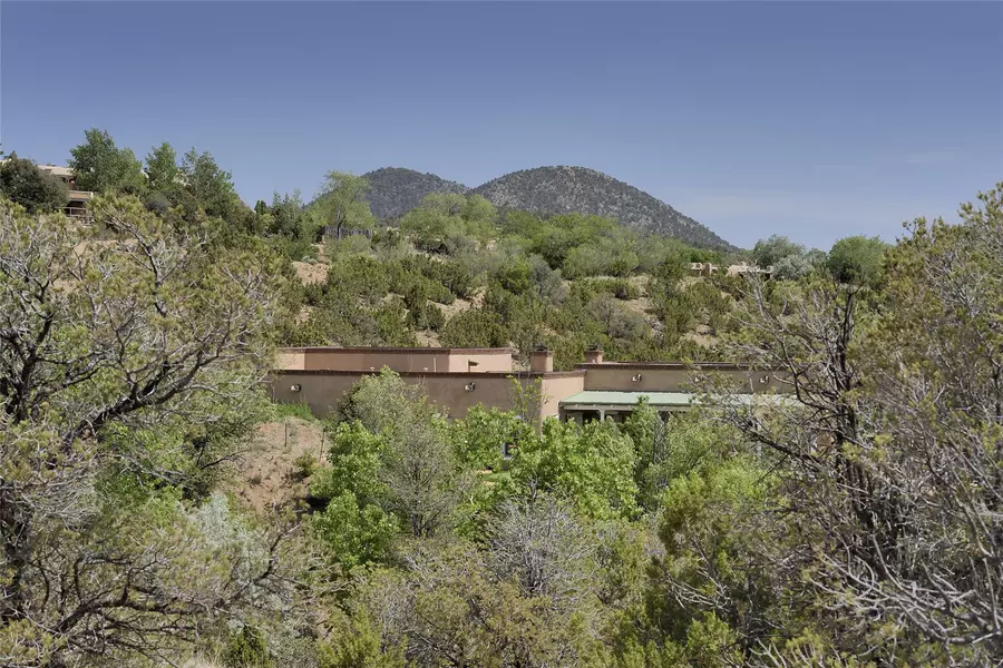 812 La Vereda Este, Lot 88, Santa Fe, NM 87501