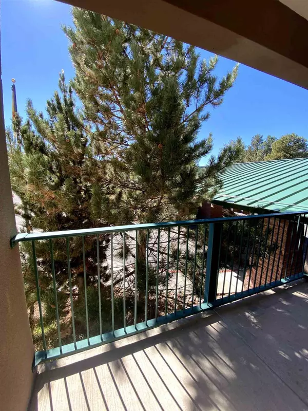 1001 Oppenheimer #209, Los Alamos, NM 87544