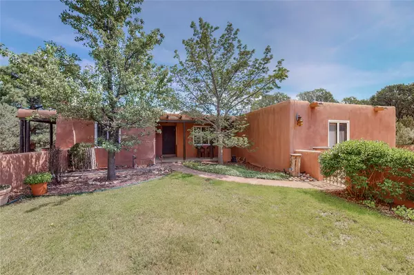 Santa Fe, NM 87505,2324 Calle Halcon