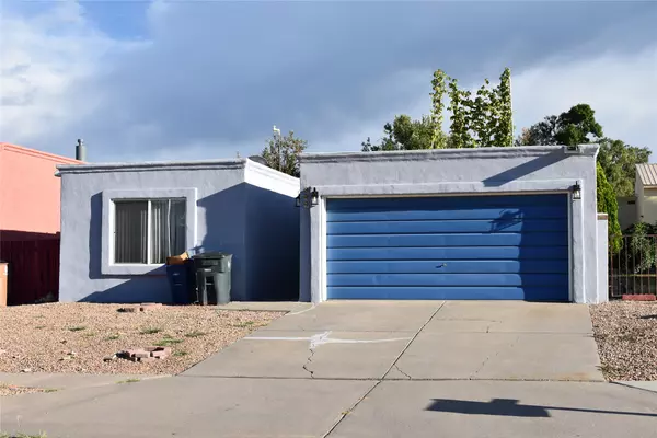 377 Grand Canyon DR, White Rock, NM 87544