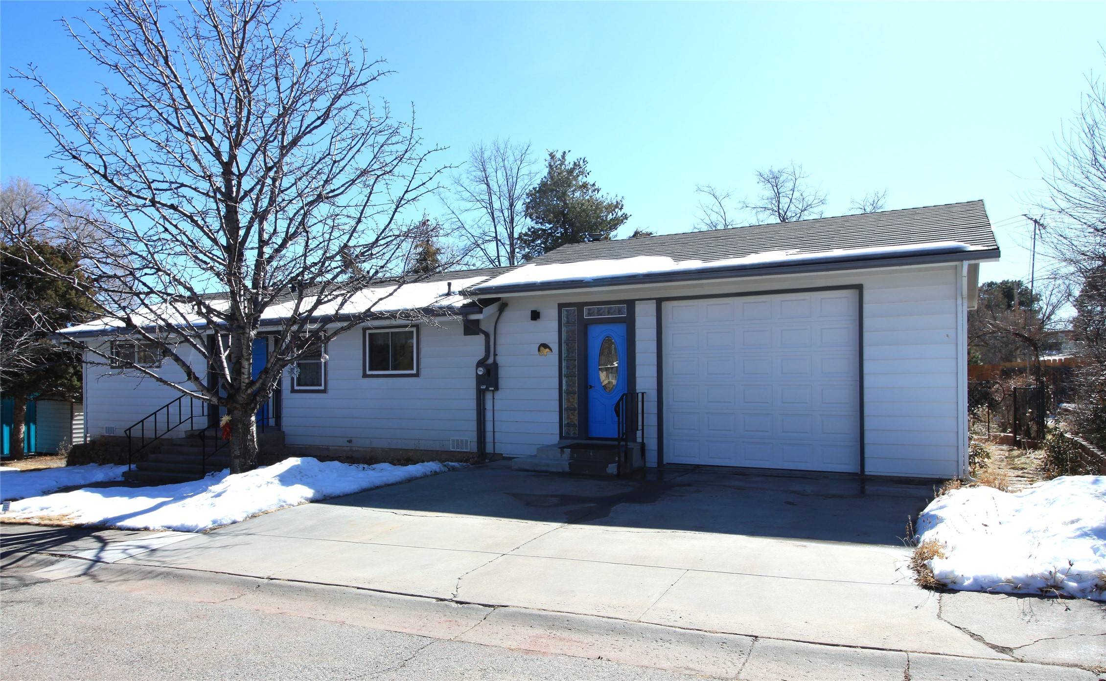 947 Quartz ST, Los Alamos, NM 87544