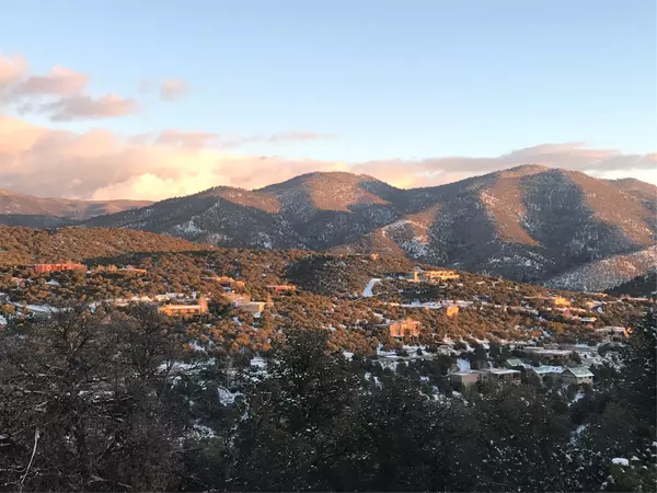 Santa Fe, NM 87501,840 Vista Canada Lane