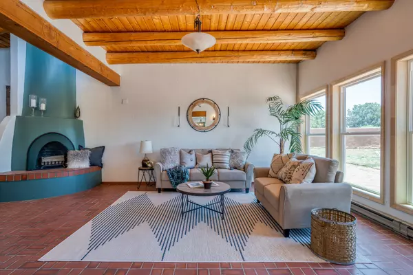 1 Ortiz LN, Santa Fe, NM 87508