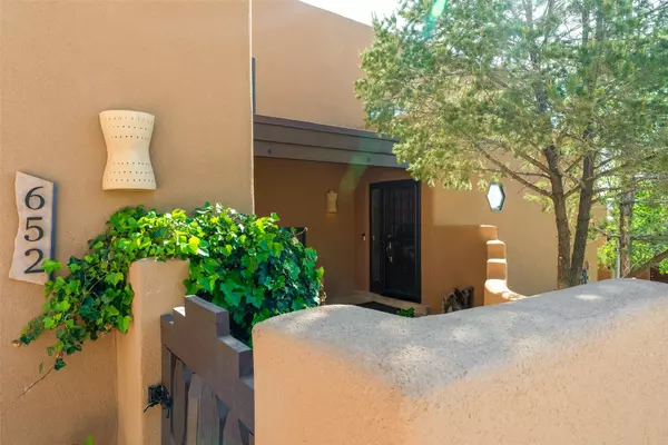Santa Fe, NM 87501,652 La Viveza Ct