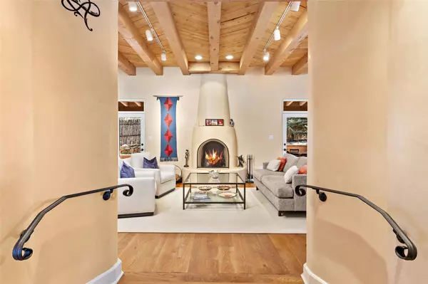 Santa Fe, NM 87505,2736 Pradera CT