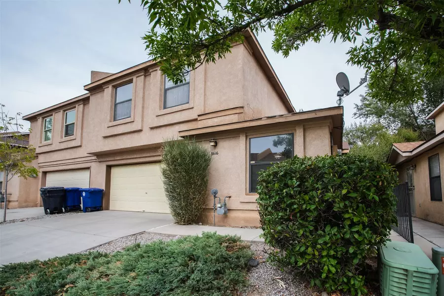 8616 Alta Loma LN NE, Albuquerque, NM 87113
