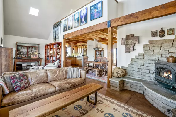 Madrid, NM 87010,106 Old Madrid