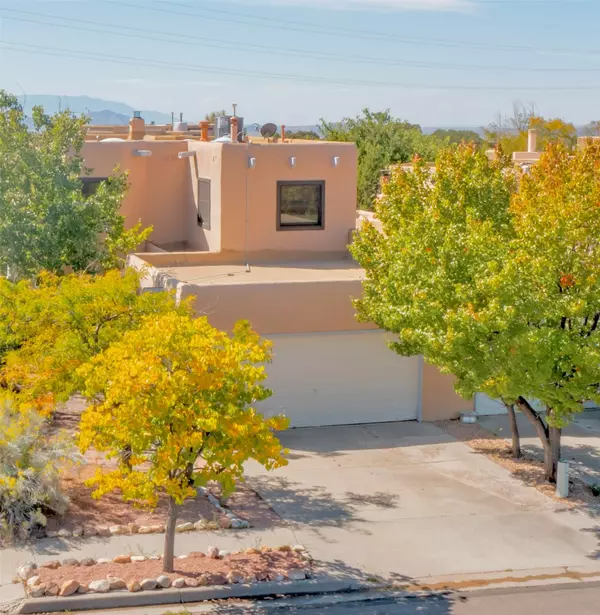 2953 Viaje Pavo Real, Santa Fe, NM 87505