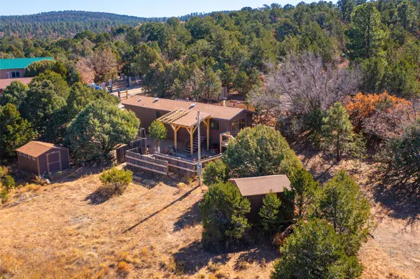 38 Memory Ln, Tijeras, NM 87059