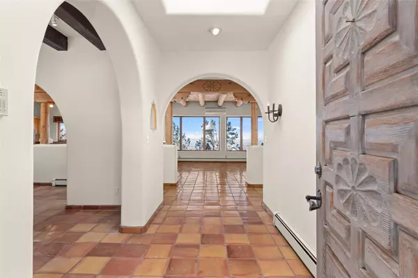 Santa Fe, NM 87501,831 Vista Canada LN