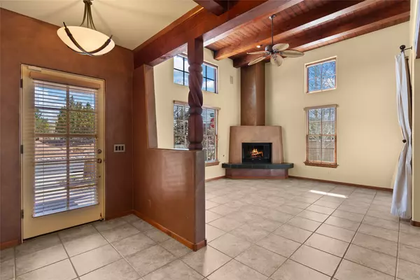 11 Calle Festiva, Santa Fe, NM 87507