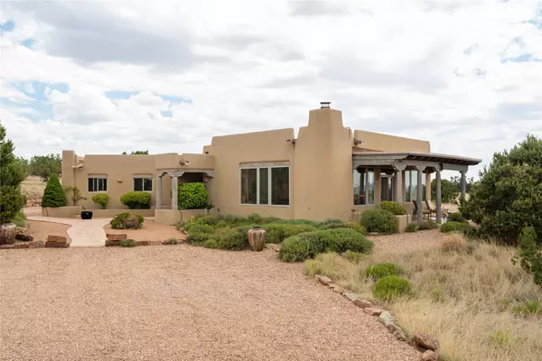 60 Wildflower WAY, Santa Fe, NM 87506