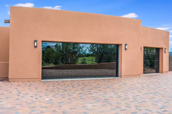 Santa Fe, NM 87506,17 Hacienda Vaquero