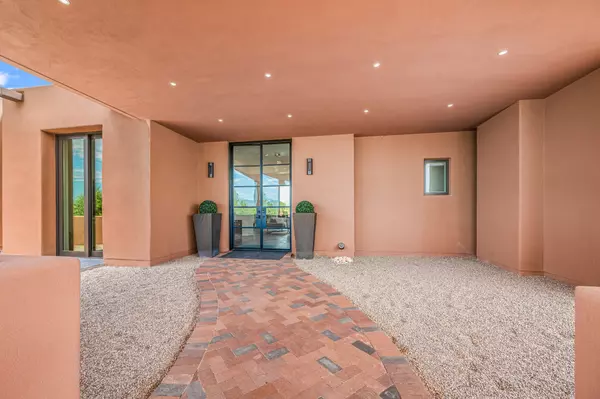 Santa Fe, NM 87506,17 Hacienda Vaquero
