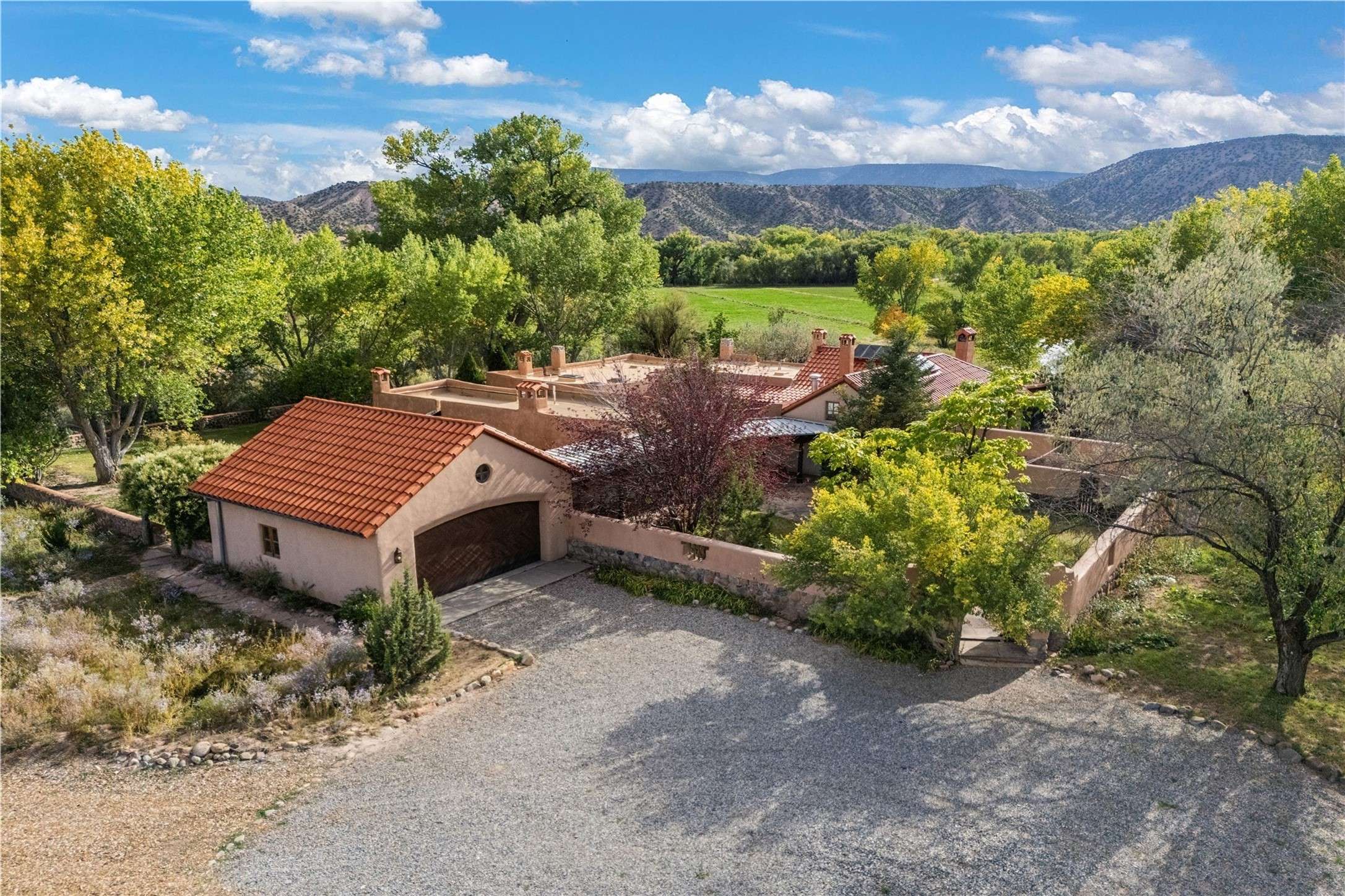 Abiquiu, NM 87510,Address not disclosed