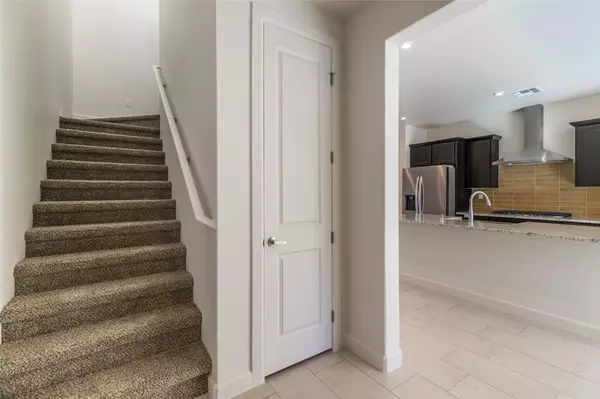 Santa Fe, NM 87505,2050 Calle Sombra