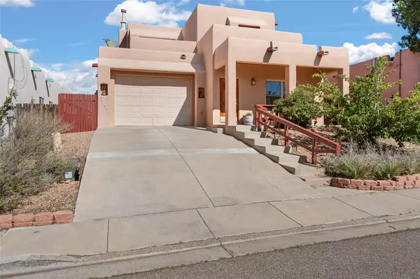 6442 Cerros Grandes DR, Santa Fe, NM 87507