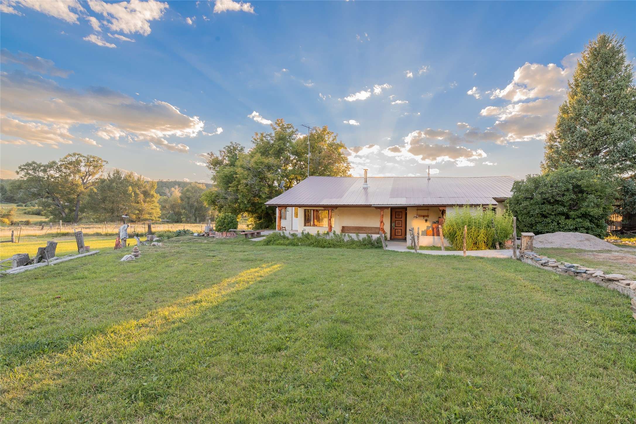 Vadito, NM 87579,64 Picuris Rd