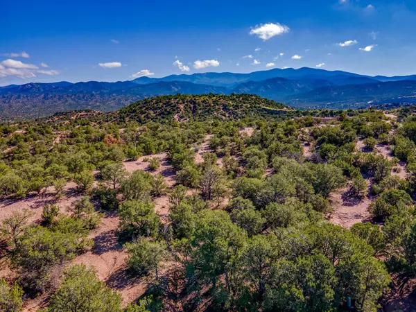 Santa Fe, NM 87501,56 Tesuque Ridge