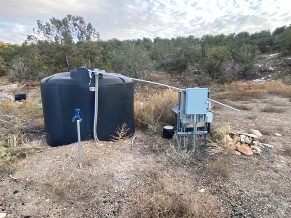 Madrid, NM 87010,34 Ice House RD