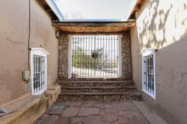 Santa Fe, NM 87505,551 Canyon Road