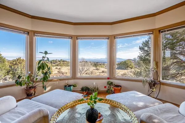 147 Piedra LOOP, White Rock, NM 87547