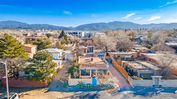 Santa Fe, NM 87505,711 S St Francis Dr