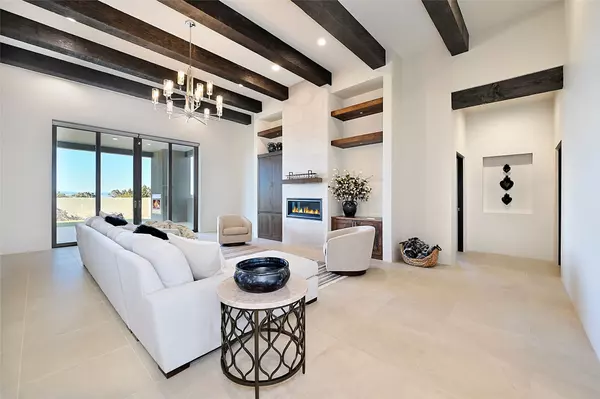 11 Via De Las Yeguas, Santa Fe, NM 87506