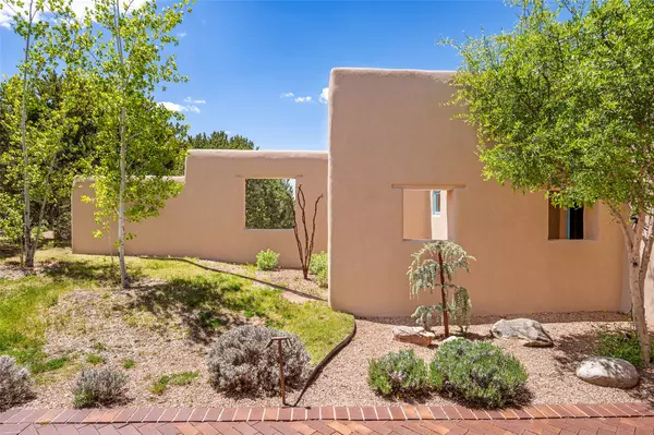 Santa Fe, NM 87506,98 Vuelta Maria