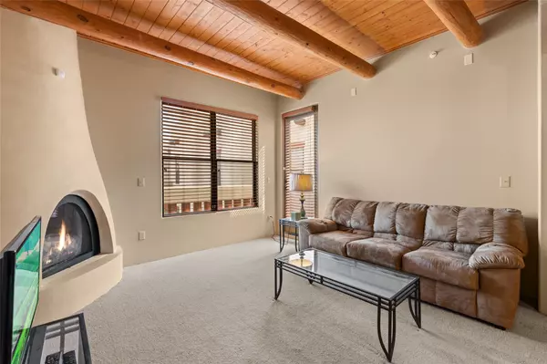 1405 Vegas Verdes DR #304, Santa Fe, NM 87507