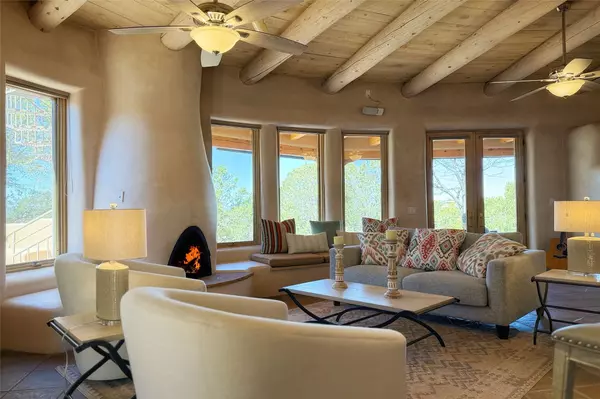 Santa Fe, NM 87501,409 Kachina CT