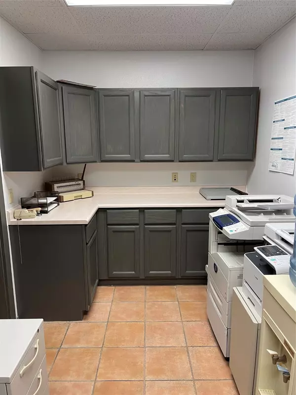 Santa Fe, NM 87501,228 S Saint Francis DR #E