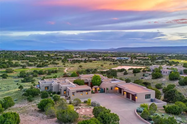 6 Silver Mesa CT, Santa Fe, NM 87506