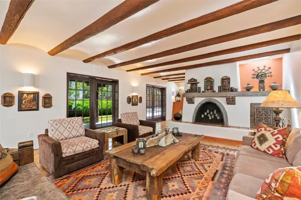 620 Camino Rancheros, Santa Fe, NM 87505