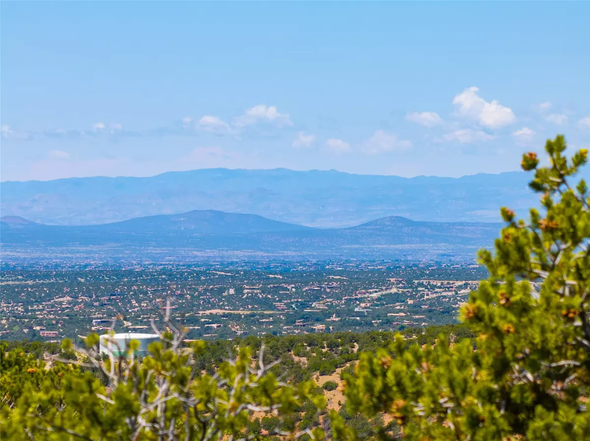 Santa Fe, NM 87501,2505 Camino Sarita