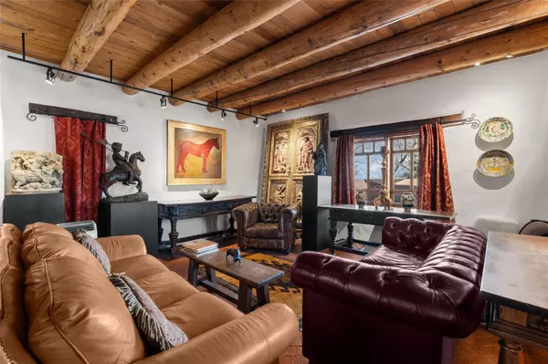 Santa Fe, NM 87501,815 E Palace AVE #16