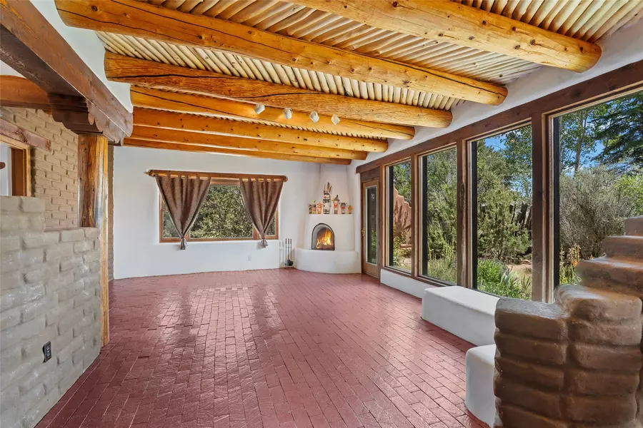266 Tano RD, Santa Fe, NM 87506