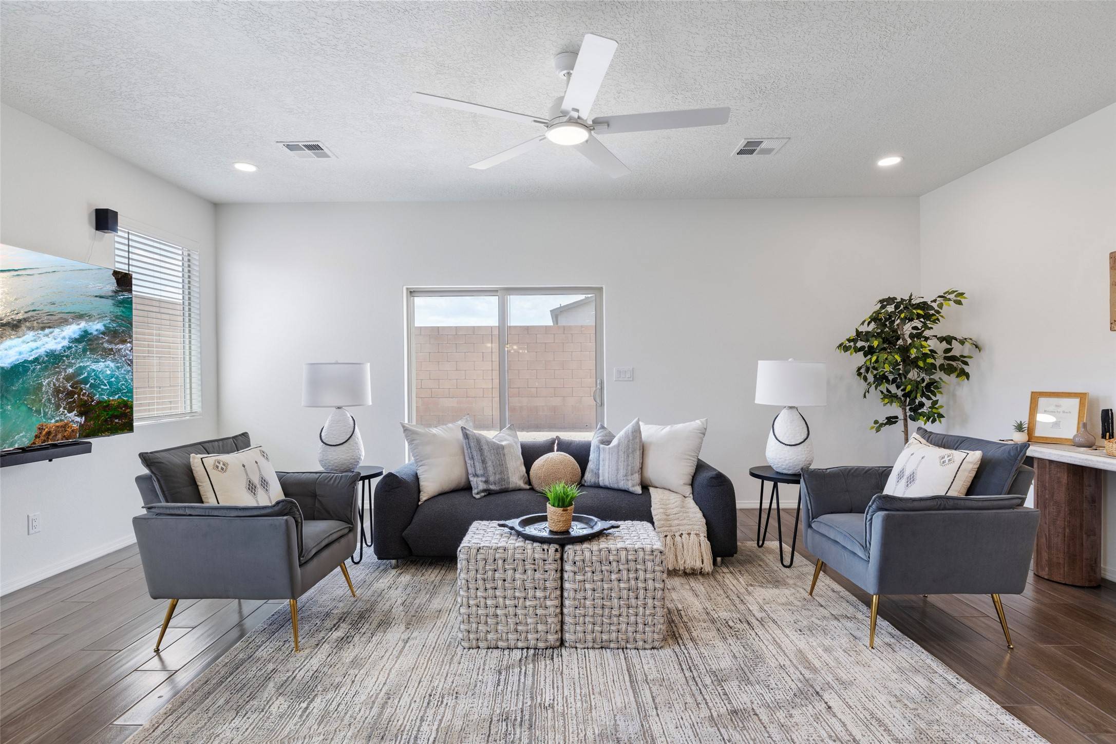 Rio Rancho, NM 87144,6200 White Hawk DR NE
