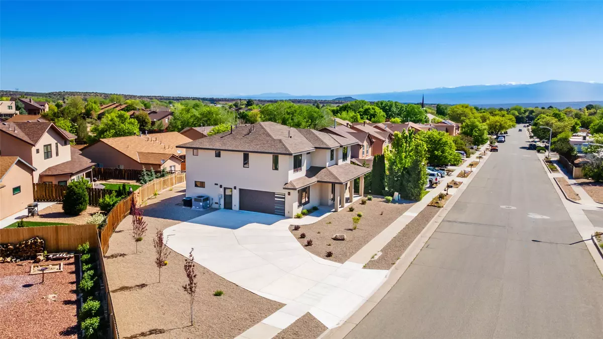 White Rock, NM 87547,220 Grand Canyon Drive