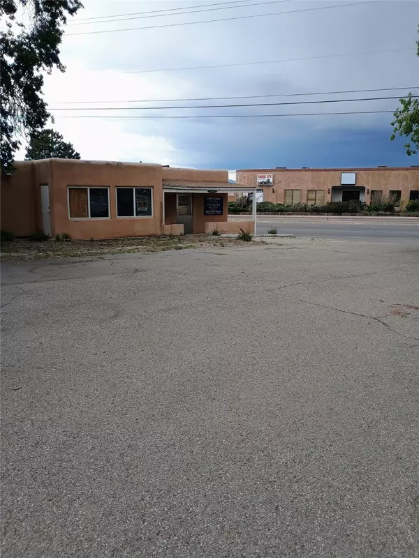 1370 Cerrillos, Santa Fe, NM 87505