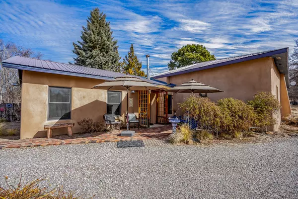 Alcalde, NM 87511,47 County Rd 41A