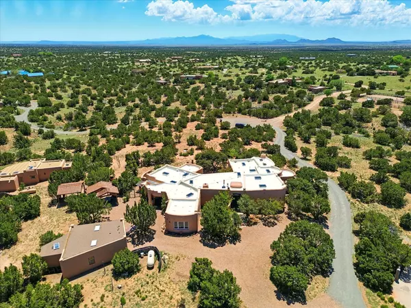 31 AB Hondo TRL, Santa Fe, NM 87508