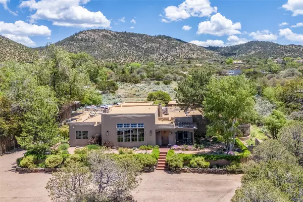 Santa Fe, NM 87505,826 1/2 E Zia Road