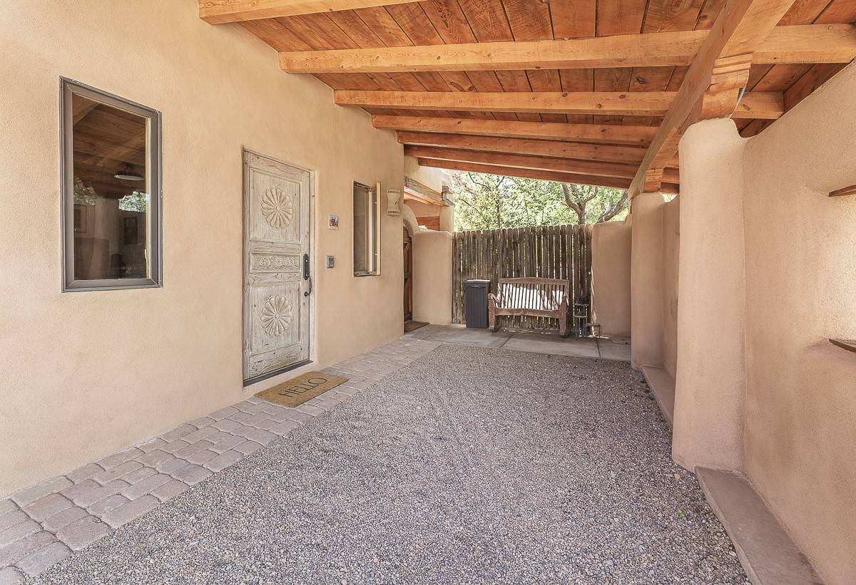 Santa Fe, NM 87508,33 Moya Loop