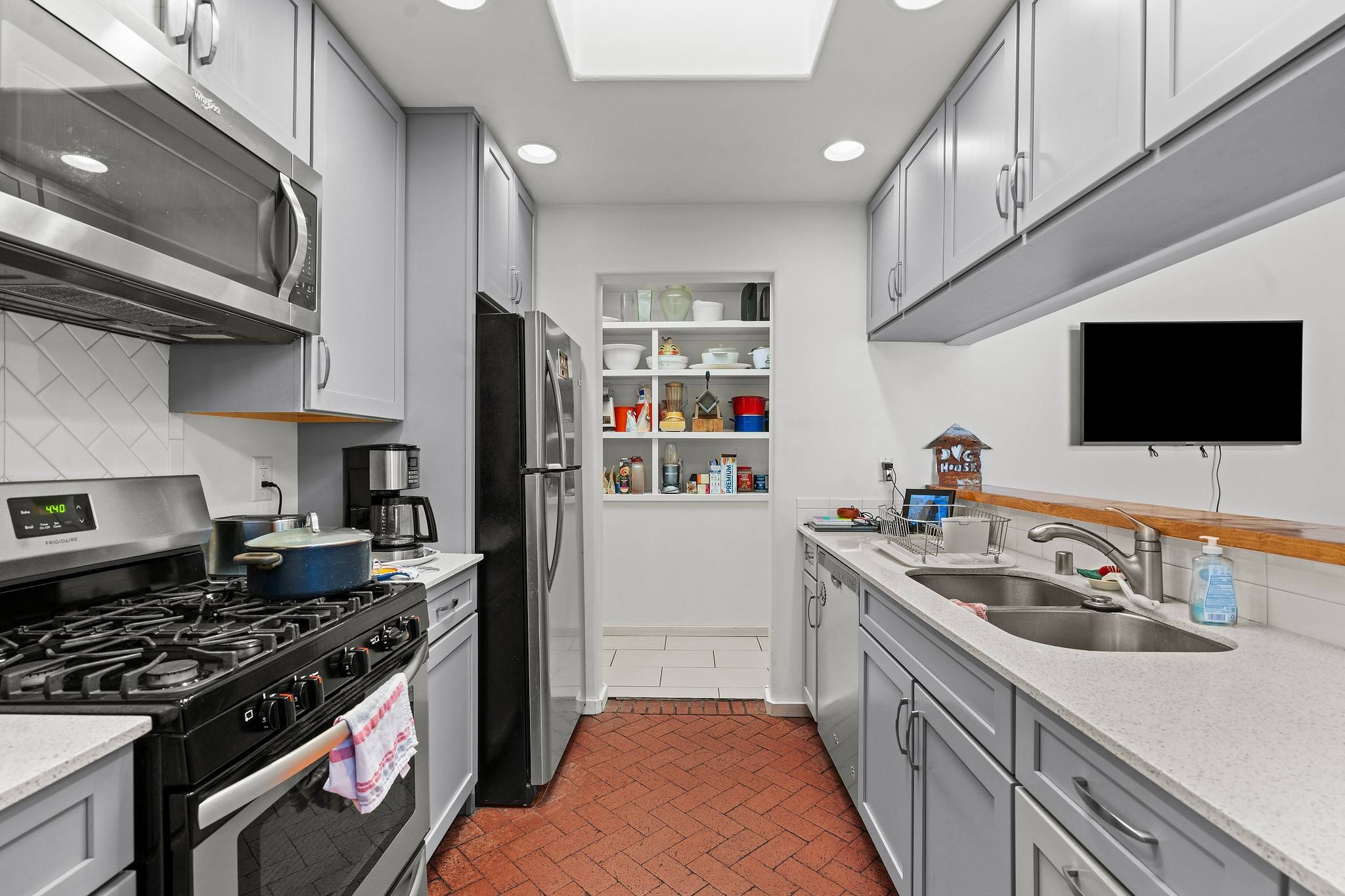 Santa Fe, NM 87505,2220 Paseo De Los Chamisos